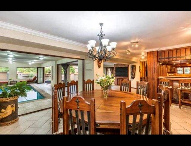 6 BEDROOM HOUSE FOR SALE IN MIDSTREAM ESTATE